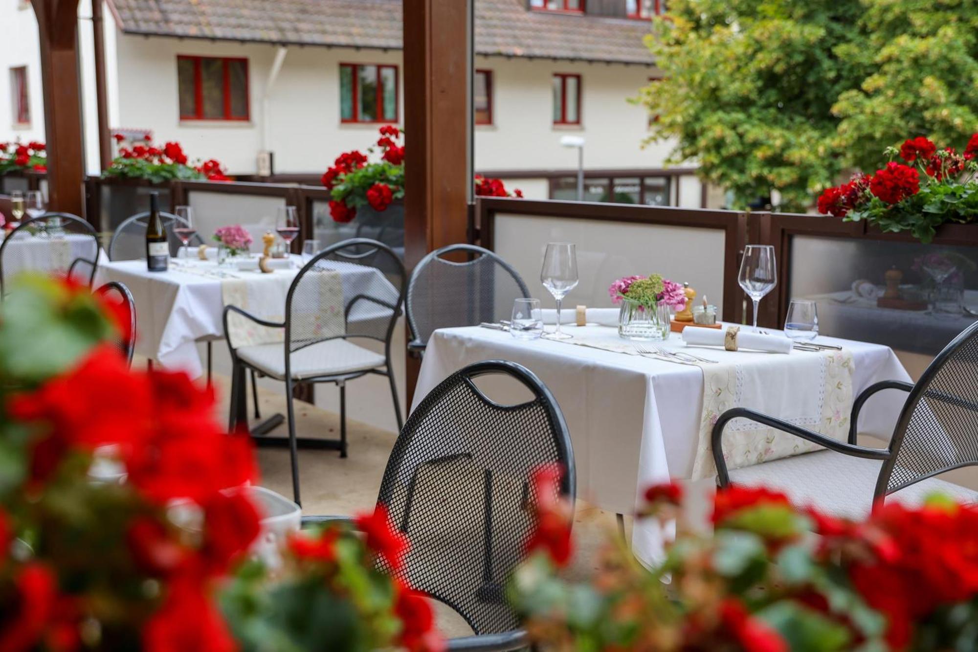 Hotel-Gasthaus Goldener Engel Глоттерталь Экстерьер фото