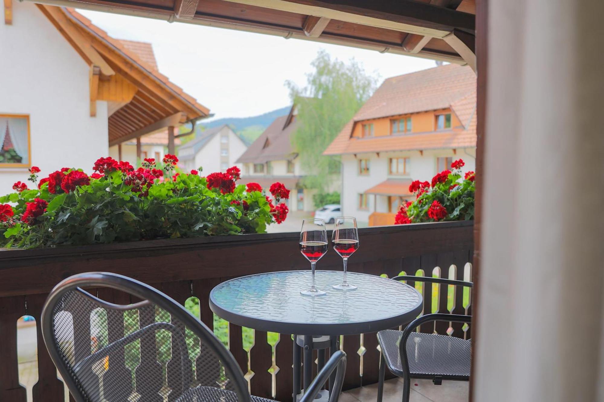 Hotel-Gasthaus Goldener Engel Глоттерталь Экстерьер фото